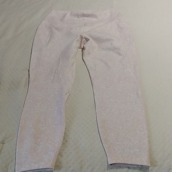 Reebok pink bra and leggings set - Picture 5 of 8